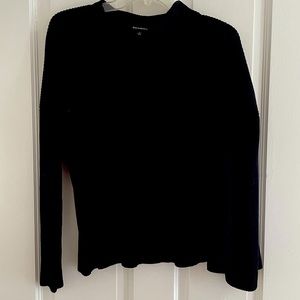 525 America. Black size medium sweater.